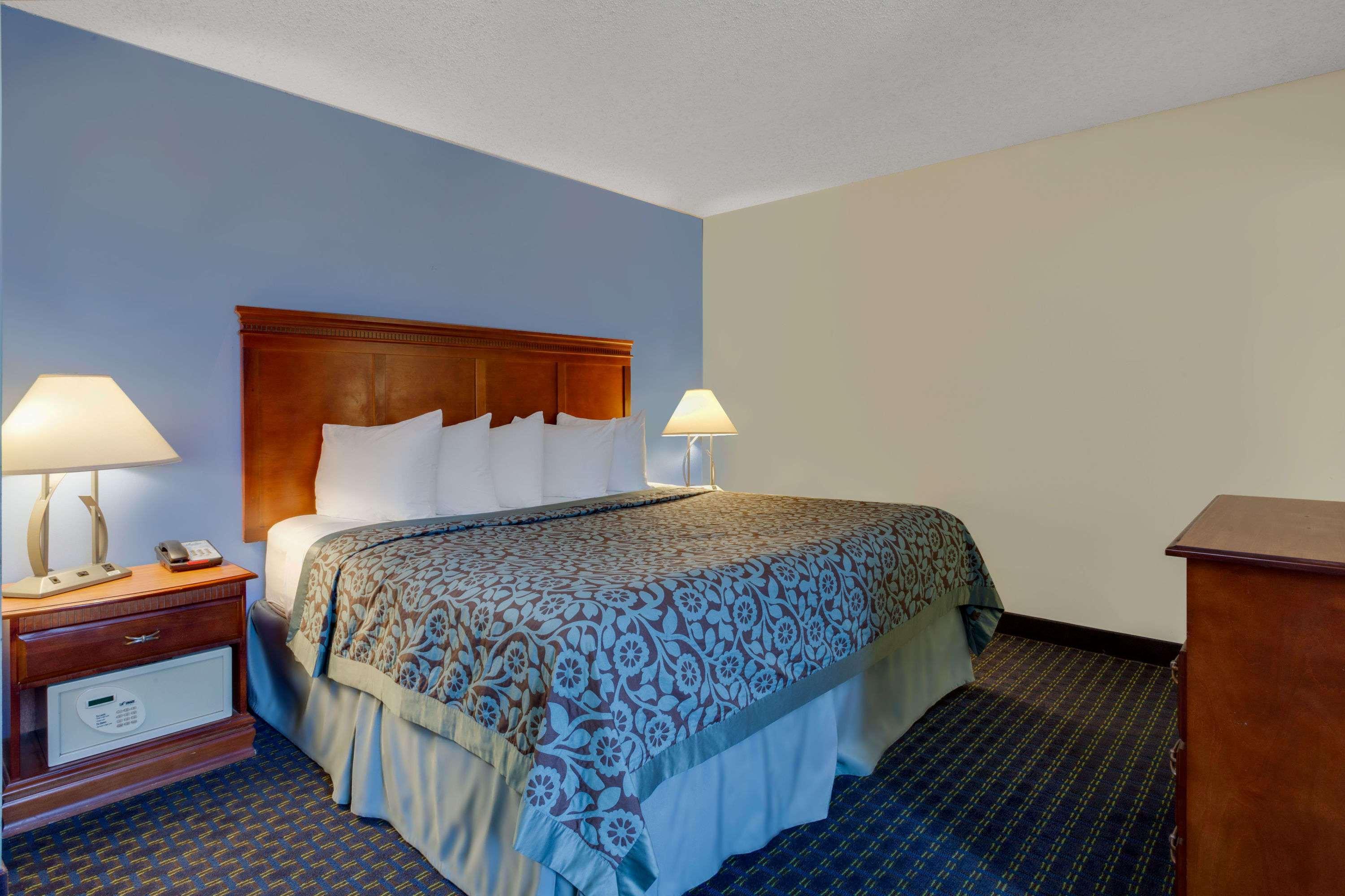 Days Inn By Wyndham Shrewsbury Worcester Esterno foto
