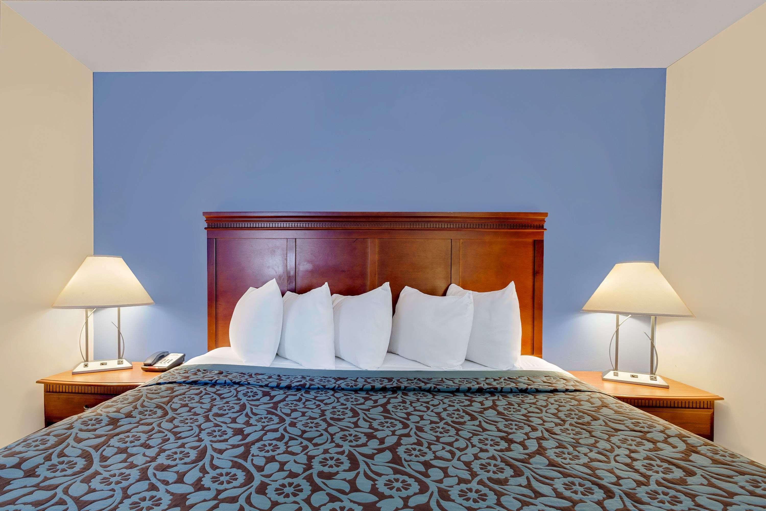 Days Inn By Wyndham Shrewsbury Worcester Esterno foto