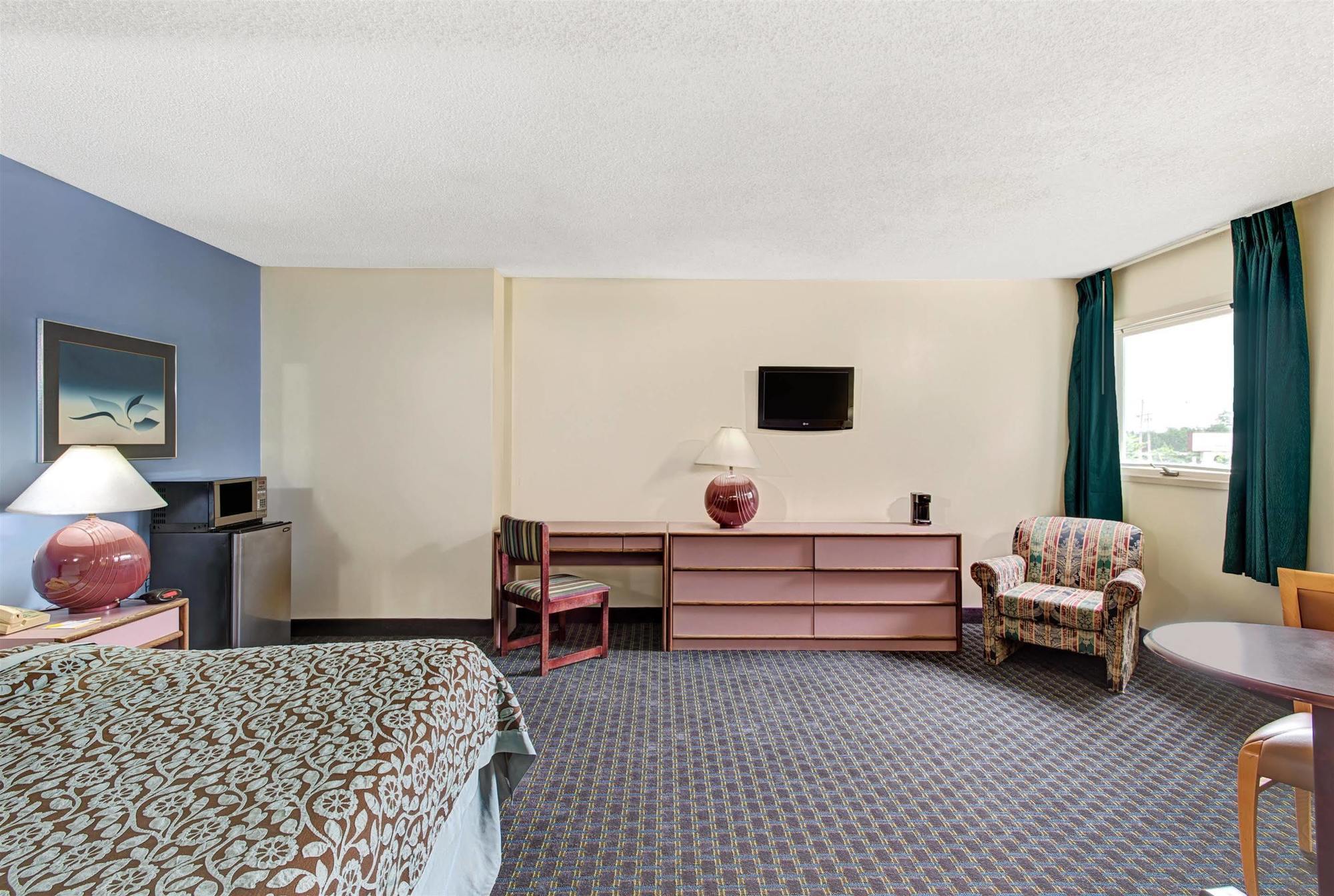 Days Inn By Wyndham Shrewsbury Worcester Esterno foto