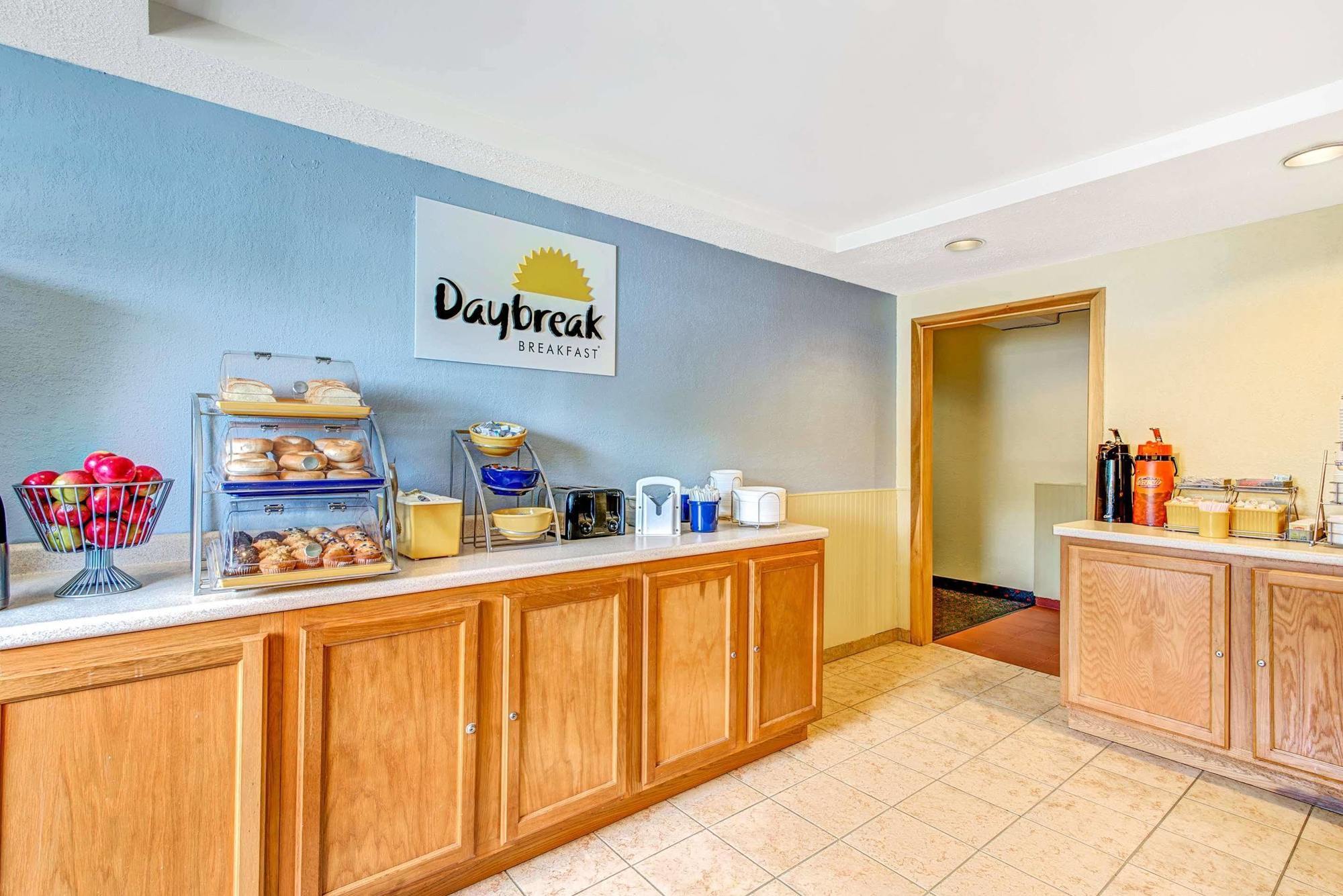 Days Inn By Wyndham Shrewsbury Worcester Esterno foto