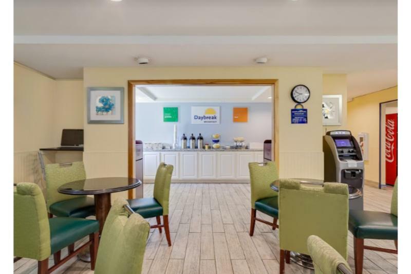 Days Inn By Wyndham Shrewsbury Worcester Esterno foto